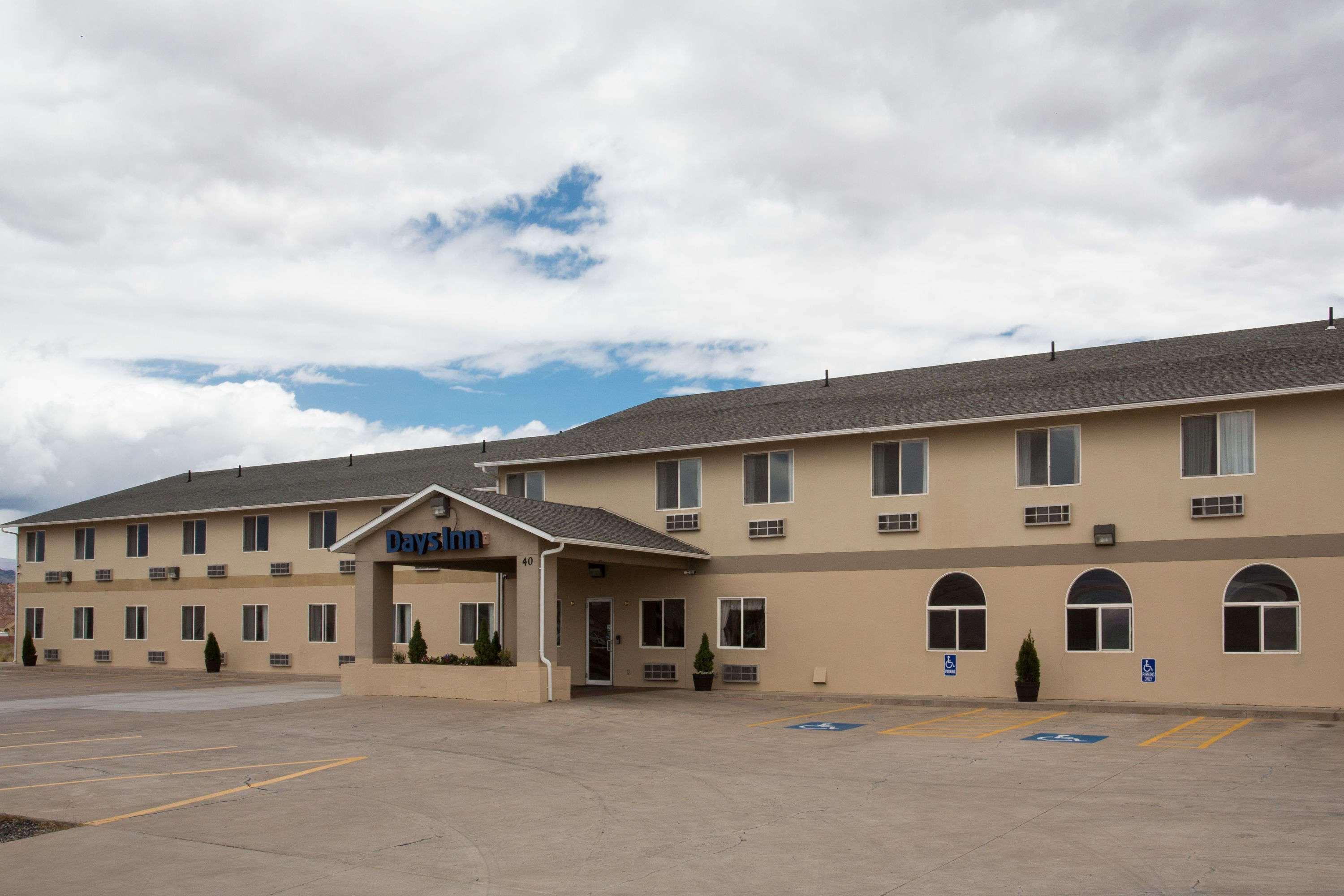 Days Inn By Wyndham Hurricane/Zion National Park Area Exterior photo