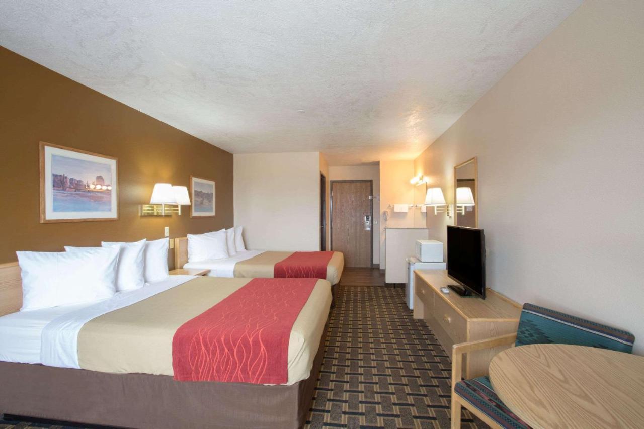 Days Inn By Wyndham Hurricane/Zion National Park Area Exterior photo